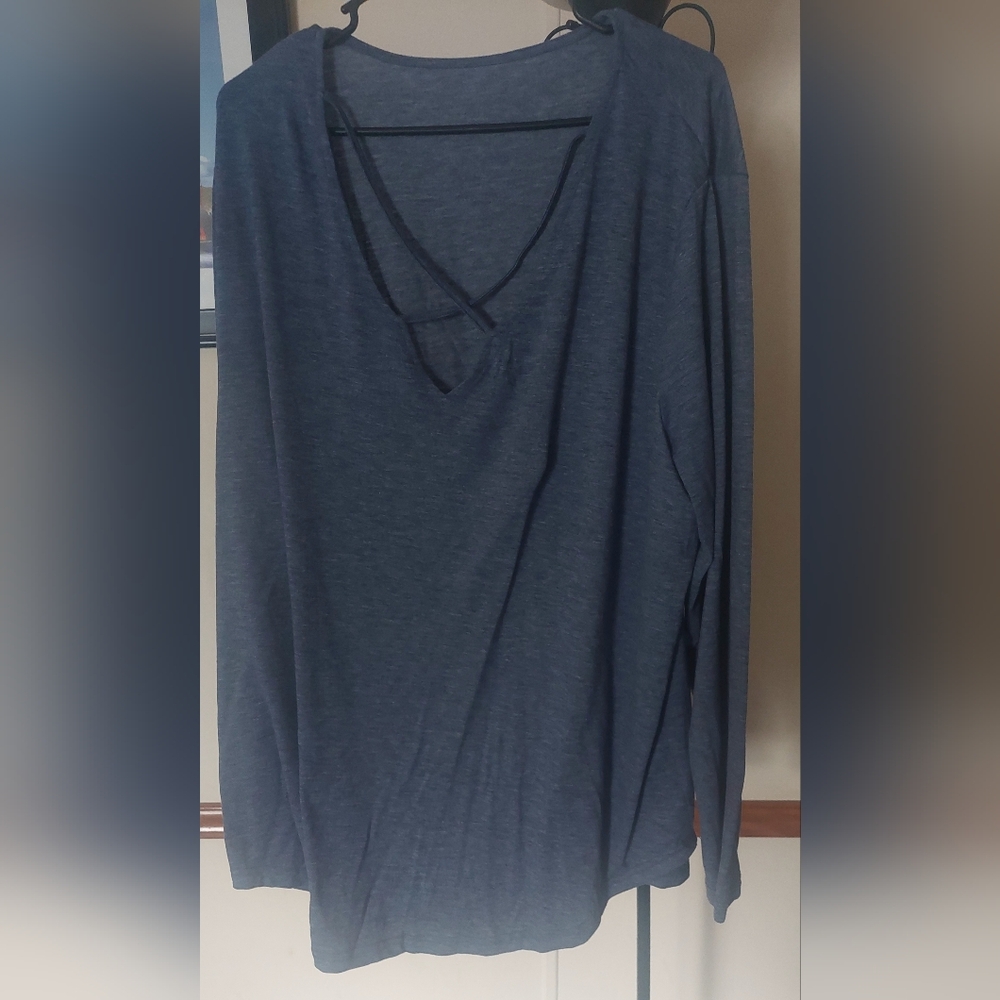 Temu Criss Cross Navy Long Sleeve Shirt Size 4XL but fits like a 2x
